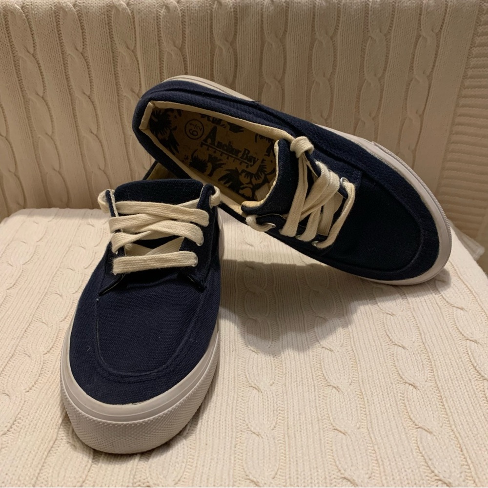 Anchor Bay preppy canvas tennis shoes